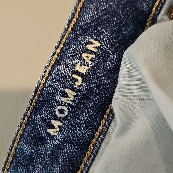 American Eagle Stretch Size 6 High Rise Mom Jeans - Picture 7 of 8